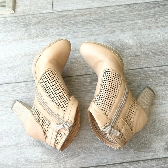 Nero Giardini ANKLE BOOT PERFORATED  LEATHER 
IN CHAMPAGNE - Picture 7 of 14